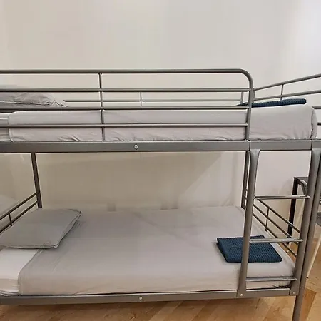 Spacious, Light In Vinohrady Διαμέρισμα