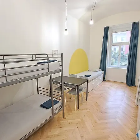 Apartament Spacious, Light In Vinohrady