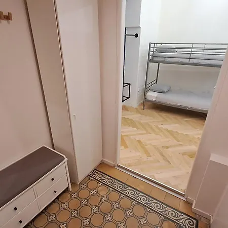 Spacious, Light In Vinohrady