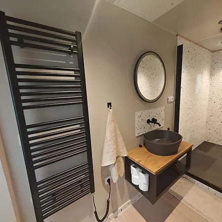 아파트 Spacious, Light In Vinohrady 프라하