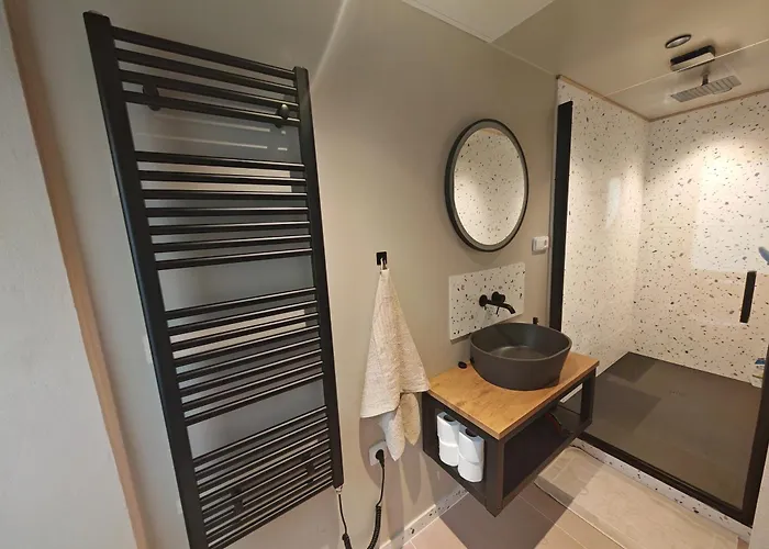 아파트 Spacious, Light In Vinohrady 프라하