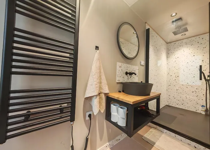 Spacious, Light In Vinohrady 아파트 프라하